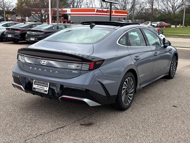 new 2025 Hyundai Sonata Hybrid car, priced at $37,685