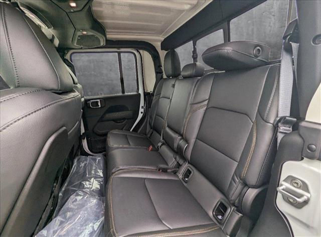 new 2025 Jeep Gladiator car, priced at $46,341