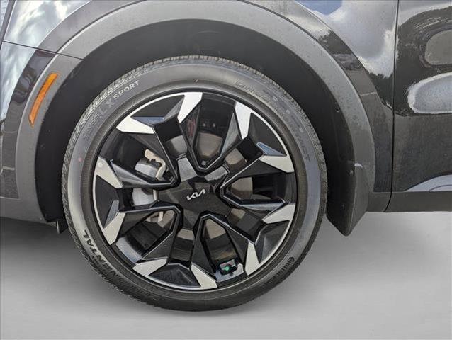 used 2024 Kia Sorento car, priced at $34,287