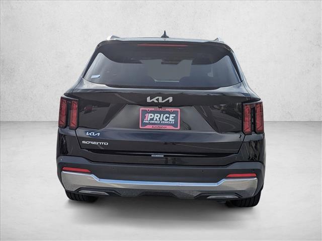 used 2024 Kia Sorento car, priced at $34,287