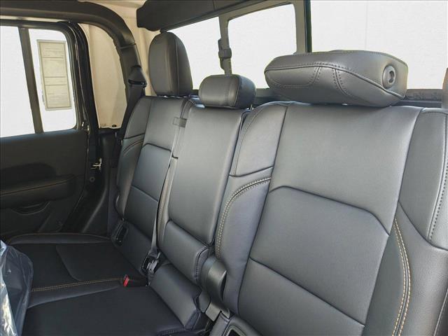 new 2025 Jeep Gladiator car, priced at $43,450