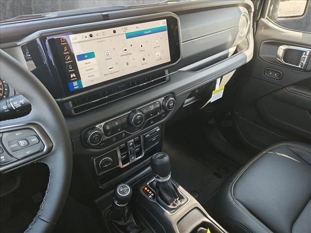 new 2025 Jeep Gladiator car, priced at $46,877