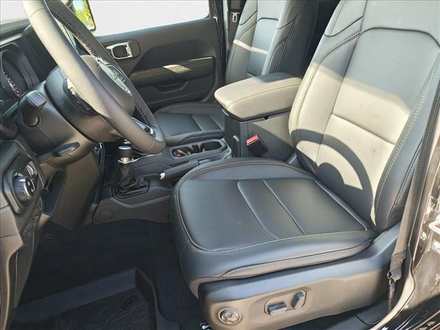 new 2025 Jeep Gladiator car, priced at $43,450