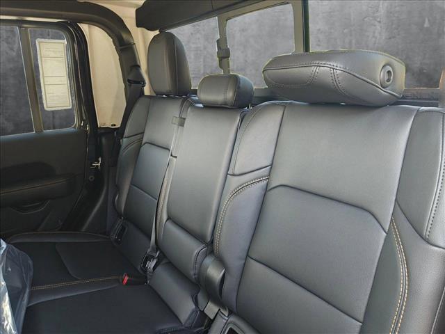 new 2025 Jeep Gladiator car, priced at $46,877