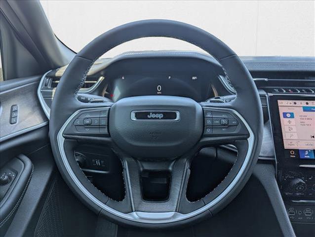 new 2025 Jeep Grand Cherokee car, priced at $49,000