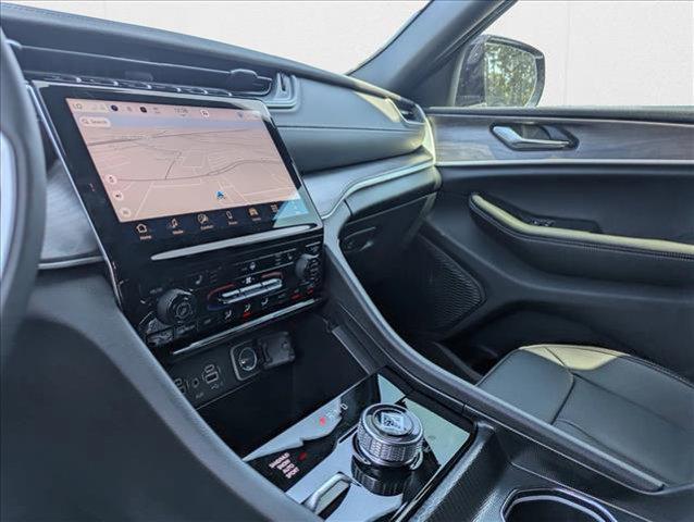 new 2025 Jeep Grand Cherokee car, priced at $49,000