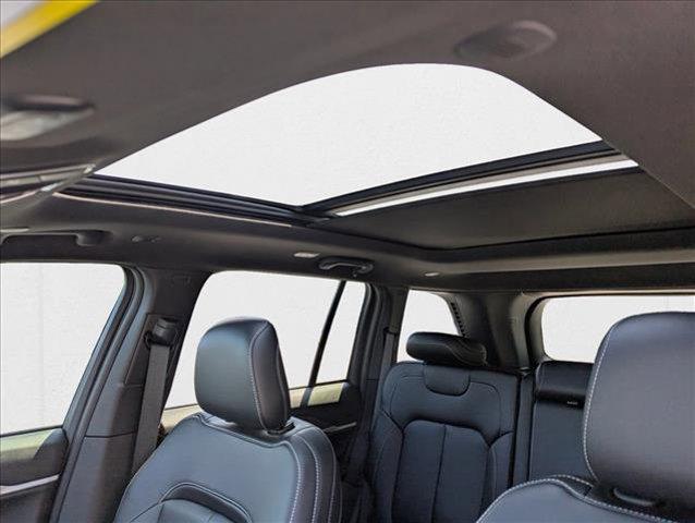 new 2025 Jeep Grand Cherokee car, priced at $49,000