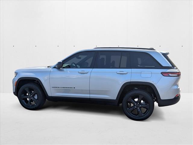 new 2025 Jeep Grand Cherokee car, priced at $49,000