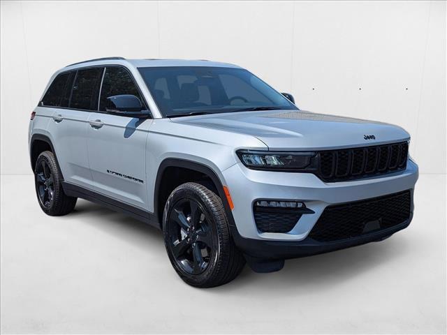 new 2025 Jeep Grand Cherokee car, priced at $49,000
