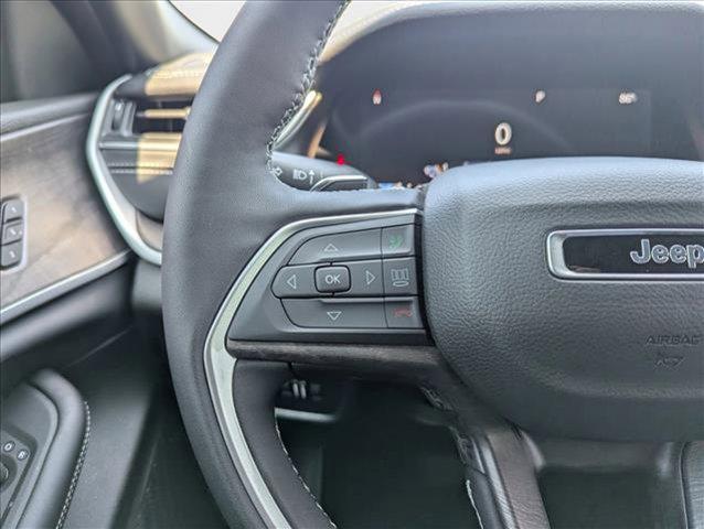 new 2025 Jeep Grand Cherokee car, priced at $49,000