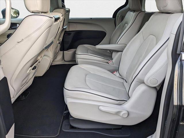 used 2021 Chrysler Pacifica Hybrid car, priced at $20,369