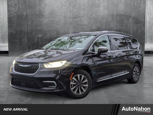 used 2021 Chrysler Pacifica Hybrid car, priced at $22,678