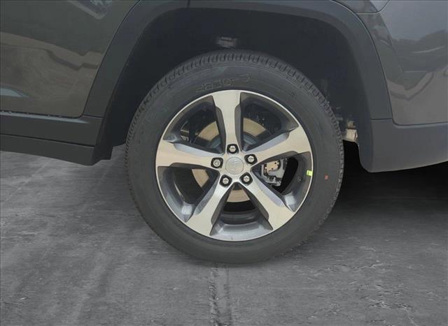 new 2025 Jeep Grand Cherokee car, priced at $50,704