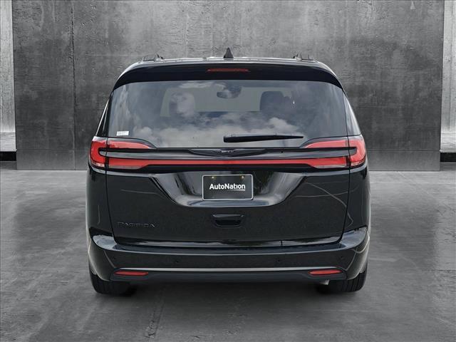 new 2025 Chrysler Pacifica car, priced at $45,457