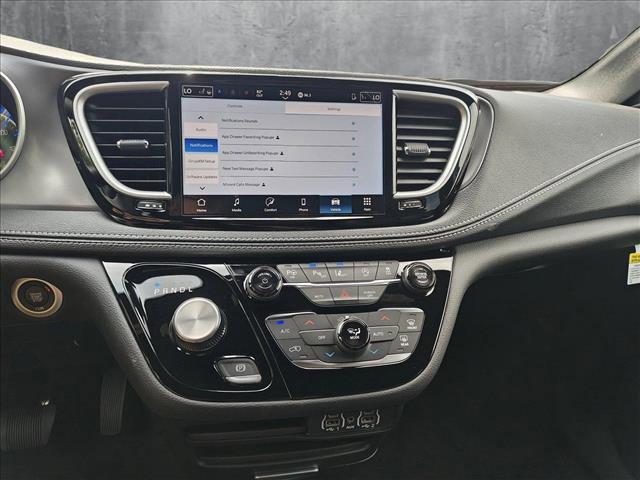 new 2025 Chrysler Pacifica car, priced at $45,457
