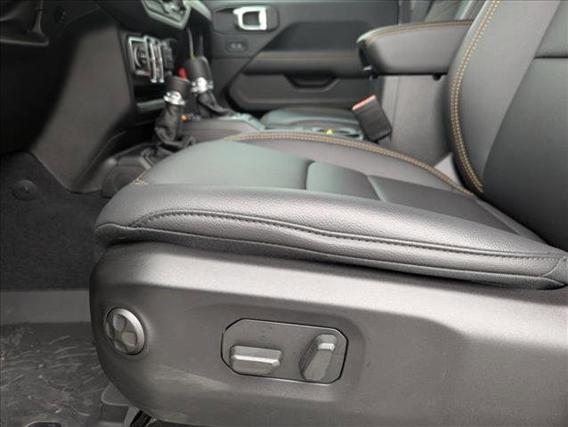 new 2025 Jeep Wrangler car, priced at $52,519