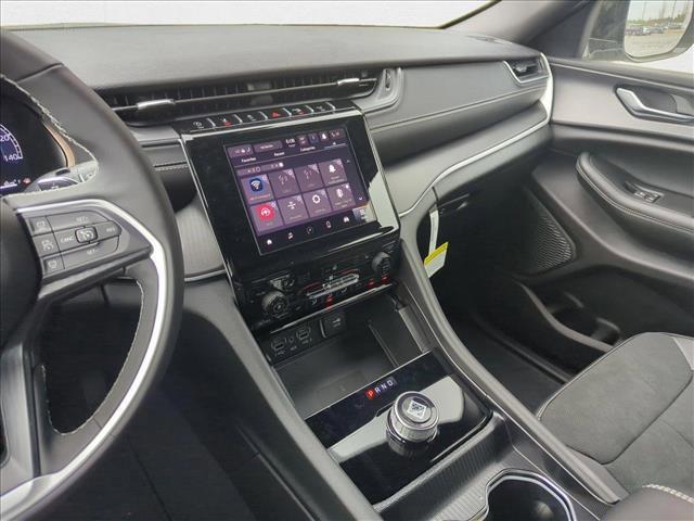 new 2025 Jeep Grand Cherokee car, priced at $44,999