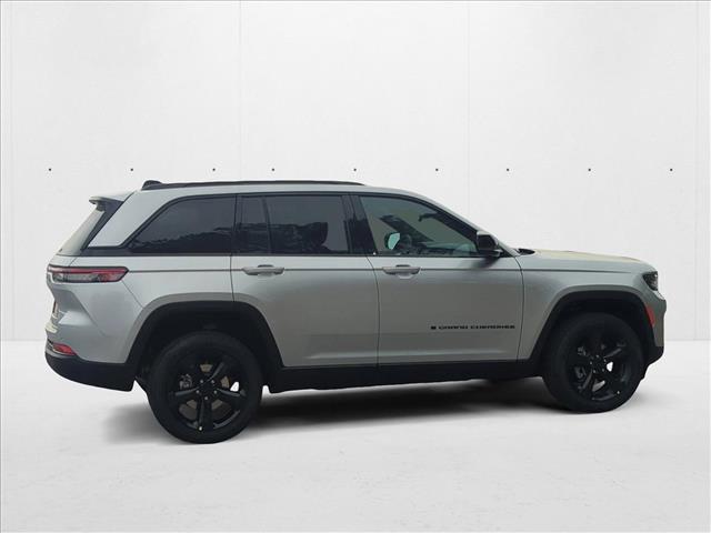 new 2025 Jeep Grand Cherokee car, priced at $44,999