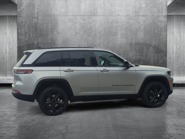 new 2025 Jeep Grand Cherokee car, priced at $43,809
