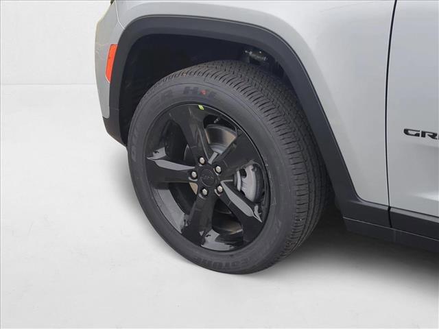 new 2025 Jeep Grand Cherokee car, priced at $44,999