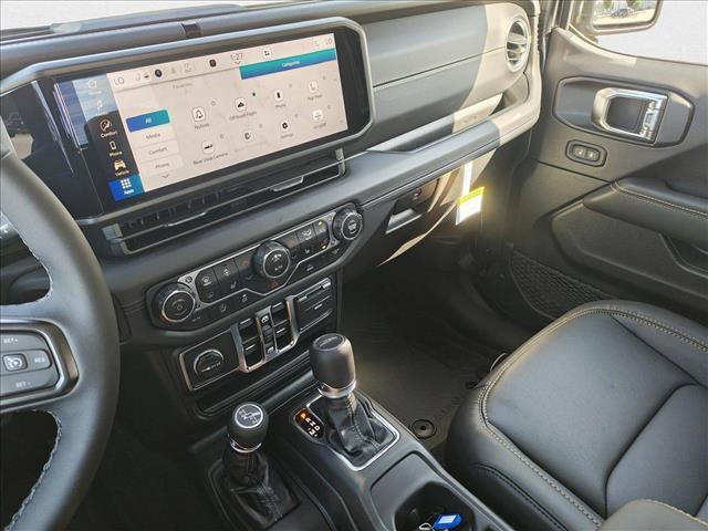 new 2025 Jeep Gladiator car, priced at $43,450