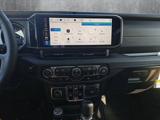 new 2025 Jeep Gladiator car, priced at $46,877