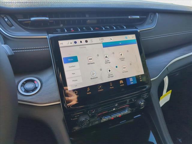 new 2025 Jeep Grand Cherokee car, priced at $40,300