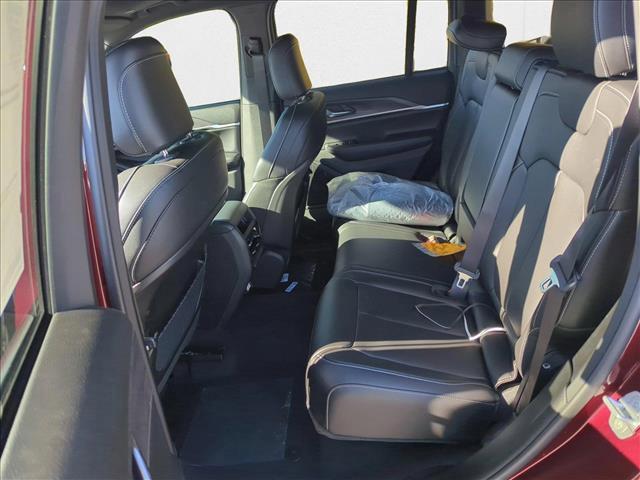 new 2025 Jeep Grand Cherokee car, priced at $40,300