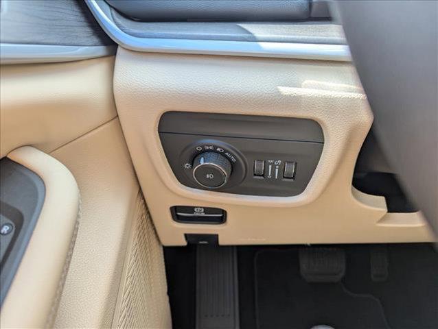 new 2025 Jeep Grand Cherokee L car, priced at $42,800