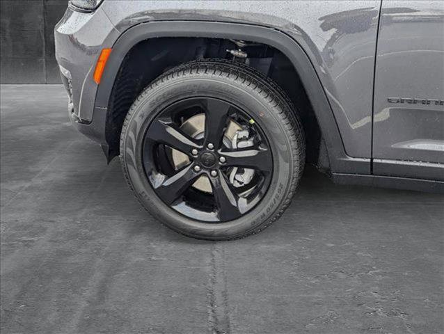 new 2025 Jeep Grand Cherokee L car, priced at $42,880