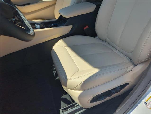 new 2025 Jeep Grand Cherokee car, priced at $47,715