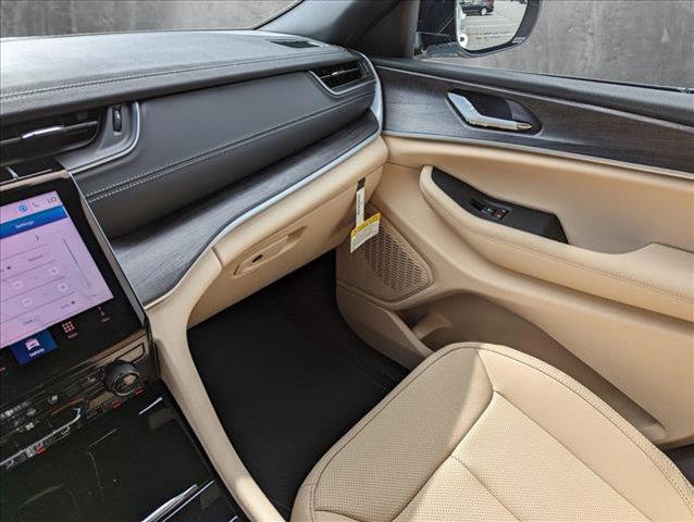 new 2025 Jeep Grand Cherokee L car, priced at $52,261