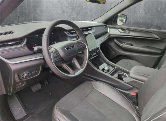new 2025 Jeep Grand Cherokee car, priced at $41,793