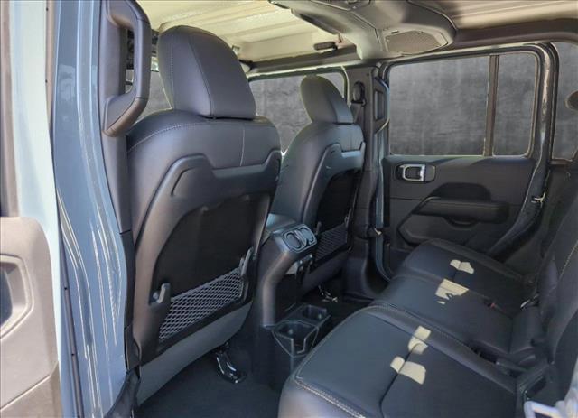 new 2025 Jeep Gladiator car, priced at $46,877