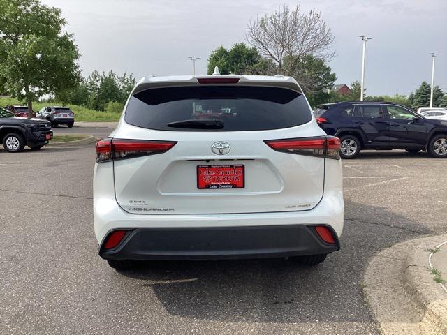 used 2022 Toyota Highlander car, priced at $39,499