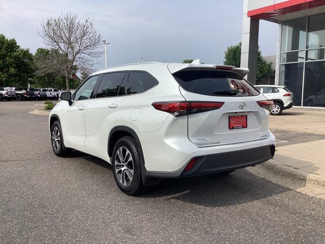 used 2022 Toyota Highlander car, priced at $39,499