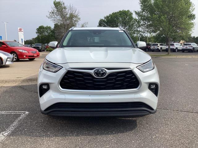 used 2022 Toyota Highlander car, priced at $39,499