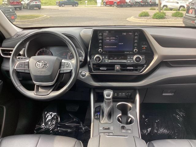 used 2022 Toyota Highlander car, priced at $39,499