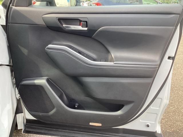 used 2022 Toyota Highlander car, priced at $39,499