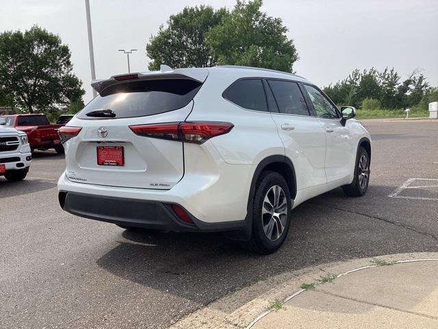 used 2022 Toyota Highlander car, priced at $39,499