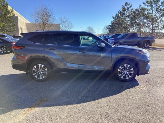 used 2021 Toyota Highlander car, priced at $38,998