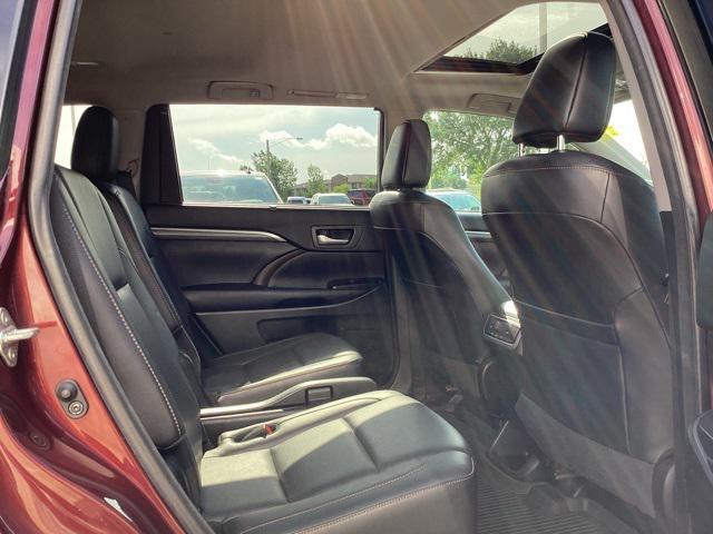 used 2017 Toyota Highlander Hybrid car, priced at $27,499