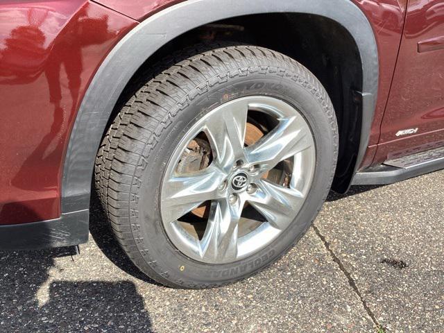 used 2017 Toyota Highlander Hybrid car, priced at $27,499