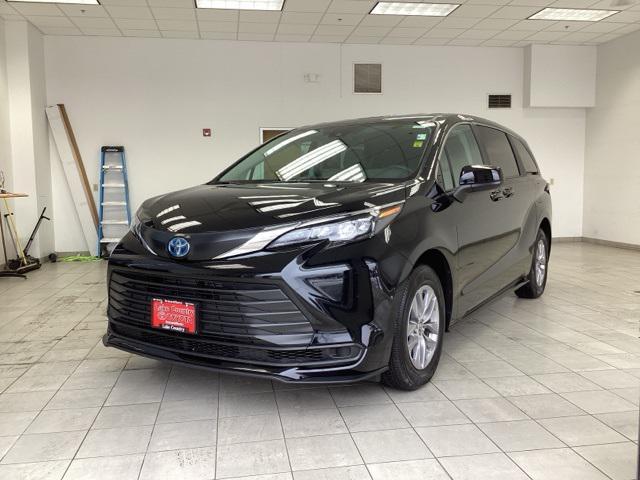 used 2024 Toyota Sienna car, priced at $44,599