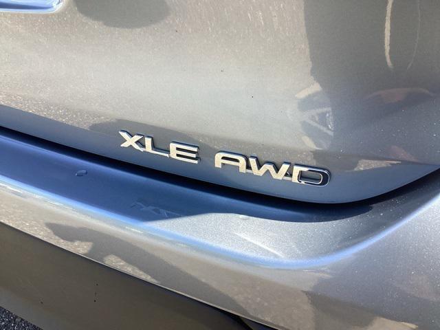 used 2022 Toyota Highlander car, priced at $38,399