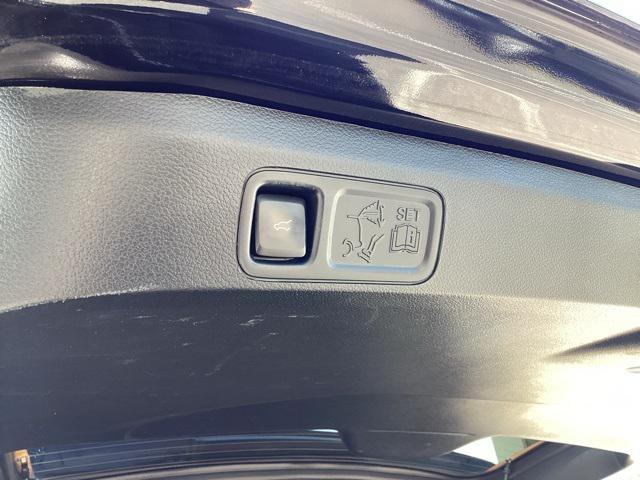 used 2022 Lincoln Navigator car, priced at $62,399