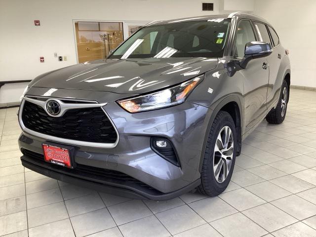 used 2021 Toyota Highlander car, priced at $36,599