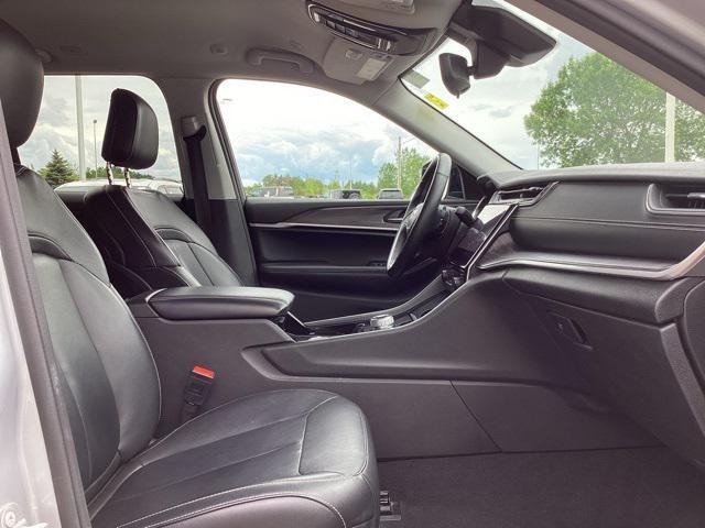 used 2022 Jeep Grand Cherokee car, priced at $30,998