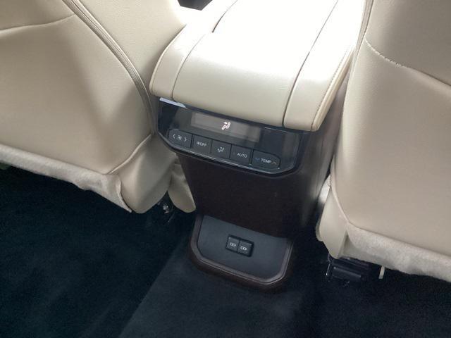 used 2022 Toyota Highlander Hybrid car, priced at $38,998