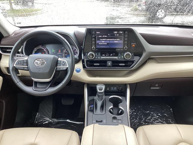 used 2022 Toyota Highlander Hybrid car, priced at $38,998